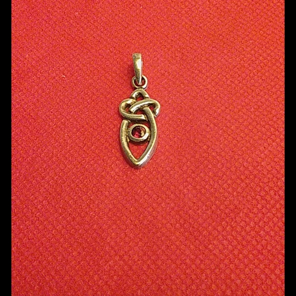 Pendant - Picture 1 of 2